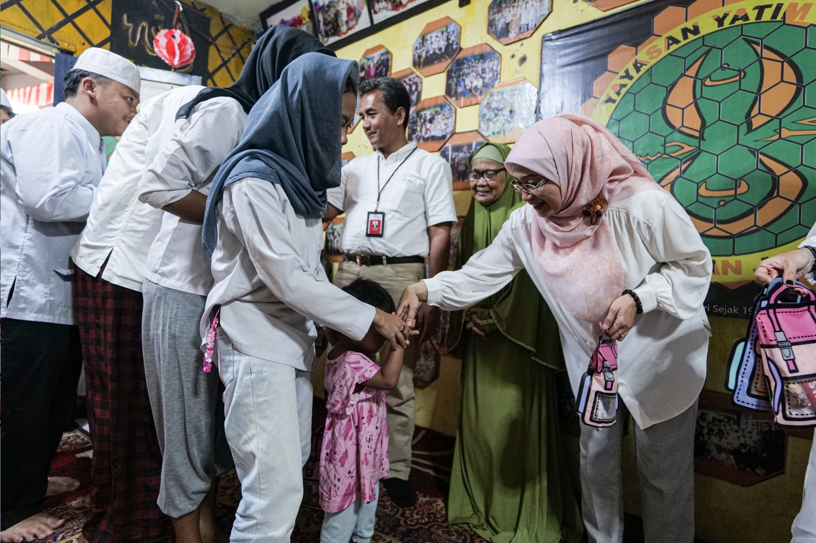 Admedika Laksanakan Kegiatan Sosial di Yayasan Yatim Piatu Nurul Jafariyah Jakpus